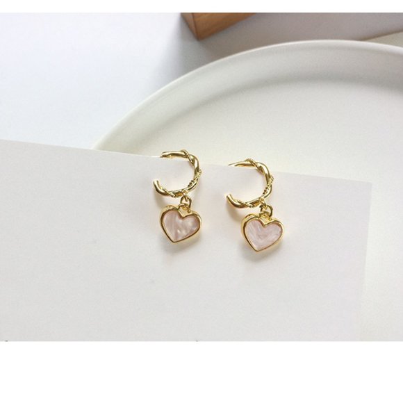 💙💕💕Last one Light Pink Heart Twist Hoop Earring - Picture 15 of 16